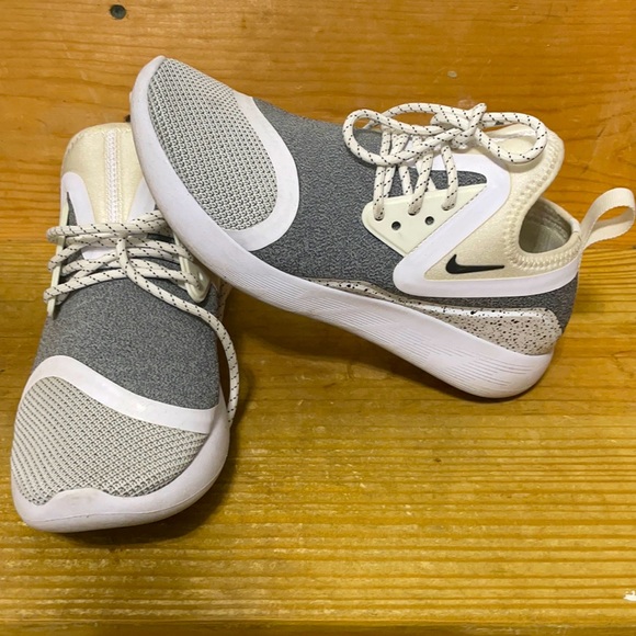 Nike Shoes - Nike